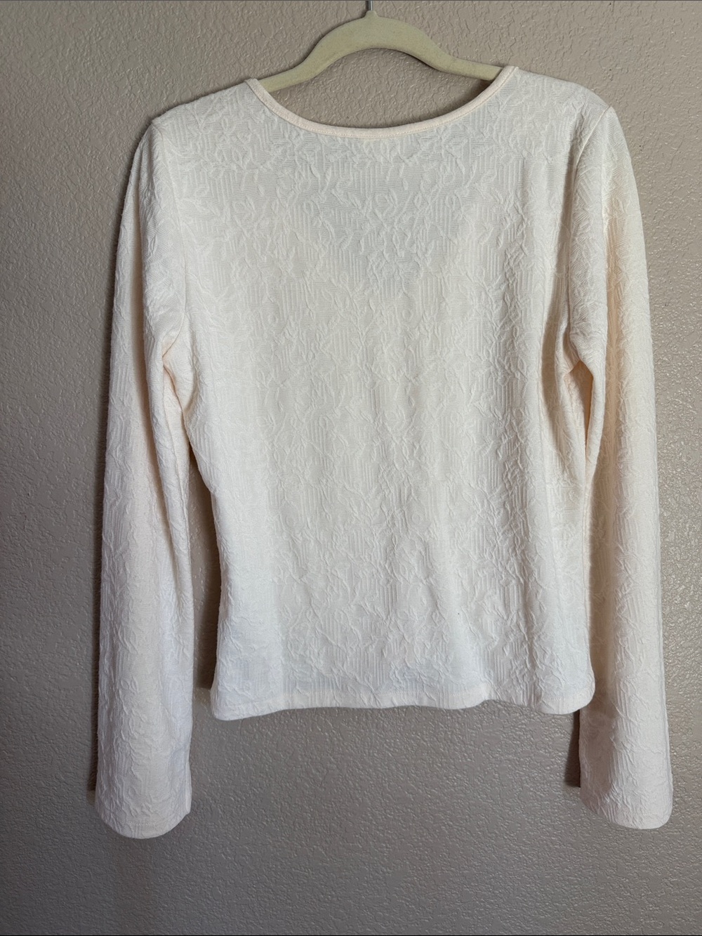Cream Ruched V-Neck Long Sleeve Top - Picture 3 of 3